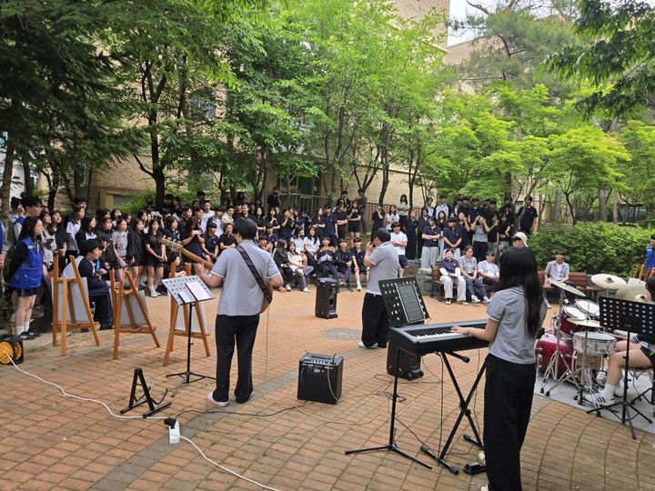 [용인=뉴시스] 포곡고에서 19일 열린 런치콘서트(사진=포곡고 제공) 2026. 05. 19. photo@newsis.com *재판매 및 DB 금지