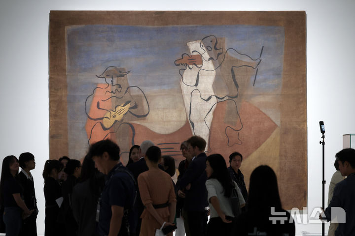 [서울=뉴시스] 박진희 기자 = 한화문화재단은 19일 서울 영등포구 퐁피두센터 한화에서 개관전 '큐비스트: 시각의 혁신가들' 기자간담회에 갖고 큐비즘을 조명한 퐁피두센터 소장품을 선보이고 있다. 2026.05.19. pak7130@newsis.com