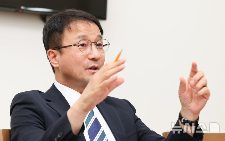 [서울=뉴시스] 김근수 기자 = 한병도 더불어민주당 원내대표가 9일 서울 여의도 국회에서 뉴시스와 인터뷰를 하고 있다. 2026.05.19. ks@newsis.com