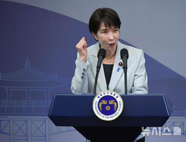 [안동=뉴시스] 최동준 기자 = 다카이치 사나에 일본 총리가 19일 경북 안동시 한 호텔에서 한일 공동언론발표를 하고 있다. 2026.05.19. photocdj@newsis.com