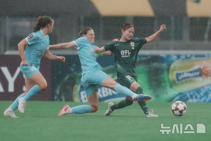 [수원=AP/뉴시스] 일본 도쿄 베르디, 호주 멜버른 시티 꺾고 2025~2026시즌 아시아축구연맹(AFC) 여자 챔피언스리그(AWCL) 결승 진출. 사진은 추가골을 넣은 신조 미하루. 2026.05.20.