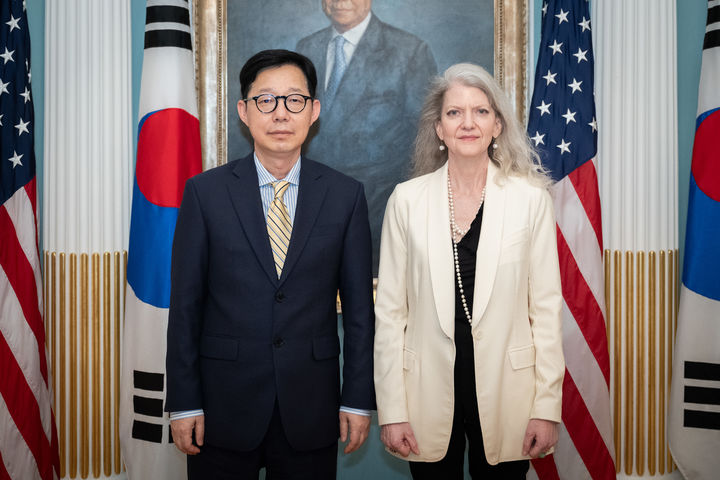 [서울=뉴시스] 박윤주 외교부 1차관과 앨리슨 후커 미 국무부 정무차관 면담. (사진=외교부 제공) 2026.05.20 *재판매 및 DB 금지