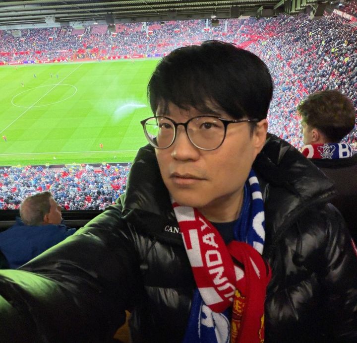 [서울=뉴시스] 스타벅스 코리아의 '탱크데이' 프로모션 논란을 두고 친일 극우 성향으로 알려진 만화가 윤서인씨가극우 커뮤니티 비하 용어 등을 언급하며 옹호 발언을 펼쳐 파장이 일고 있다. (사진=윤서인 인스타그램 캡처) *재판매 및 DB 금지