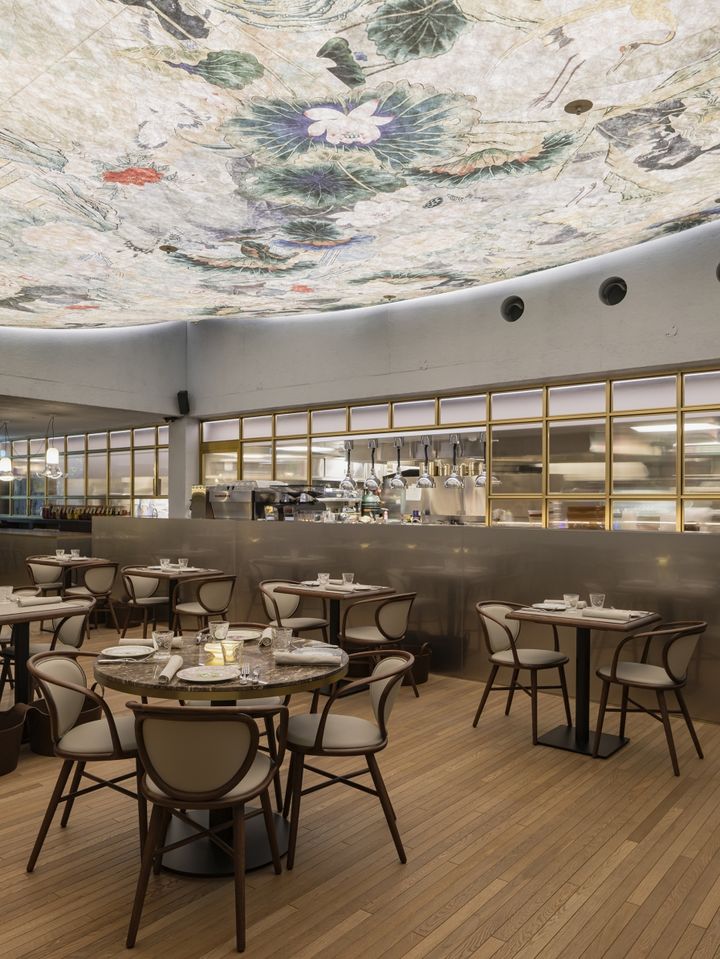 [서울=뉴시스] 브랜드 우영미(WOOYOUNGMI)가 세계적인 셰프 알랭 뒤카스(Alain Ducasse)와 협업한 레스토랑 '사피드 서울(Sapid Seoul)' (사진=사피드 서울 제공) 2026.05.20. photo@newsis.com *재판매 및 DB 금지