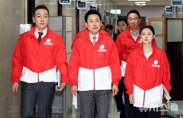 associate_pic3