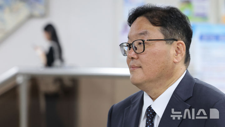 [서울=뉴시스] 박주성 기자 = '쿠팡 수사 외압 의혹'로 기소된 엄희준 전 부천지청장이 자신을 수사한 안권섭 상설특별검 등을 고소한 사건과 관련해, 고위공직자범죄수사처(공수처)가 본격적인 수사에 착수했다. 5일 법조계에 따르면 공수처는 지난달 29일 해당 사건을 수사4부(부장검사 차정현)에 배당했다. 2026.06.05. park7691@newsis.com