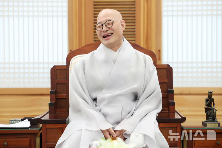[서울=뉴시스] 박진희 기자 = 대한불교조계종 총무원장 진우스님이 지난 11일 서울 종로구 한국불교역사문화기념관에서 뉴시스와 인터뷰 하고 있다. 2026.05.22. pak7130@newsis.com