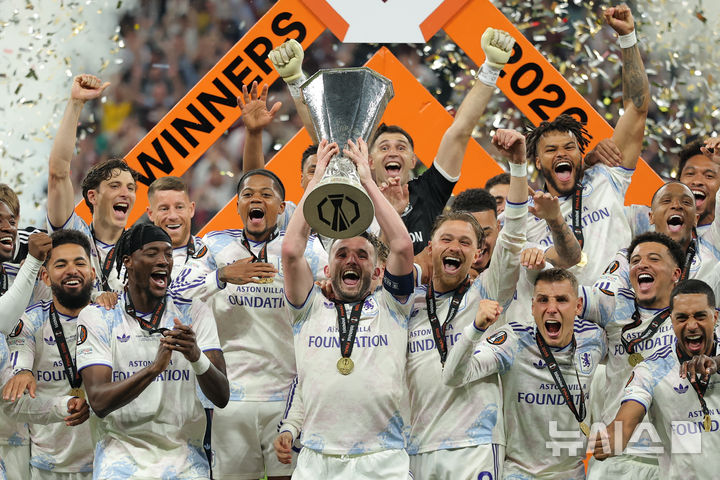 [이스탄불=AP/뉴시스] 2025~2026시즌 유럽축구연맹(UEFA) 유로파리그(UEL)에서 우승한 아스톤 빌라. 2026.05.21.