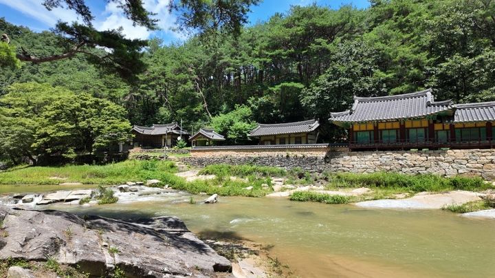 [봉화=뉴시스] 석천정사 (사진=봉화군 제공) 2026.05.21. photo@newsis.com *재판매 및 DB 금지