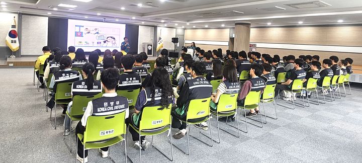 [평창=뉴시스] 공습 대비 민방위 대피 훈련. (사진=평창군 제공) 2026.05.21. photo@newsis.com *재판매 및 DB 금지