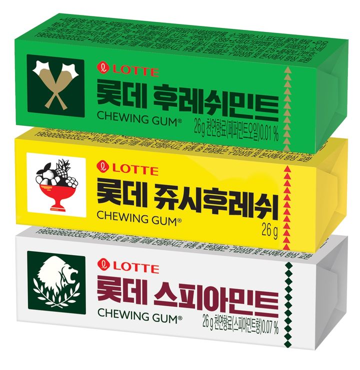 [서울=뉴시스] 올해로 출시 54주년을 맞은 '후레쉬민트', '쥬시후레시', '스피아민트'(사진=롯데웰푸드 제공) *재판매 및 DB 금지