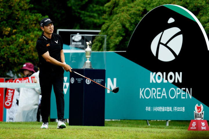 [서울=뉴시스] 21일 충남 천안 우정힐스 컨트리클럽에서 열린 코오롱 제68회 한국오픈 골프선수권대회에서 경기를 펼치는 배상문. (사진 = 대회 조직위원회 제공) *재판매 및 DB 금지