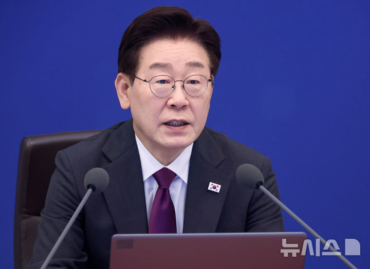 [서울=뉴시스] 최동준 기자 = 이재명 대통령이 21일 청와대에서 열린 수석보좌관회의에서 발언하고 있다. 2026.05.21. photocdj@newsis.com