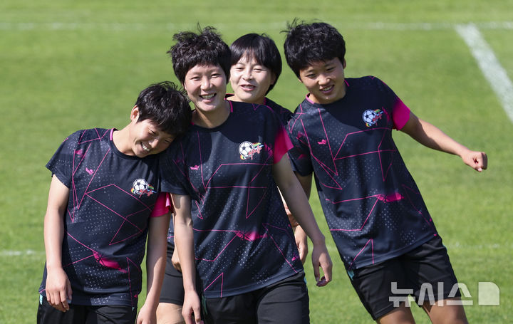 결승전 전 공식 훈련을 소화하는 내고향여자축구단