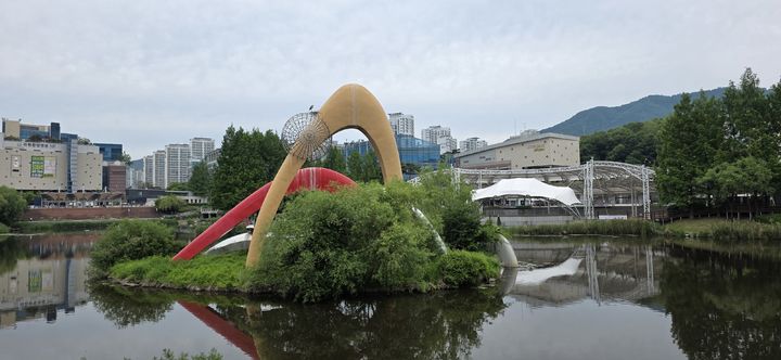 [용인=뉴시스] 도심 속 휴식처인 용인동백호수공원 전경) 2026.05.23.photo@newsis.com *재판매 및 DB 금지