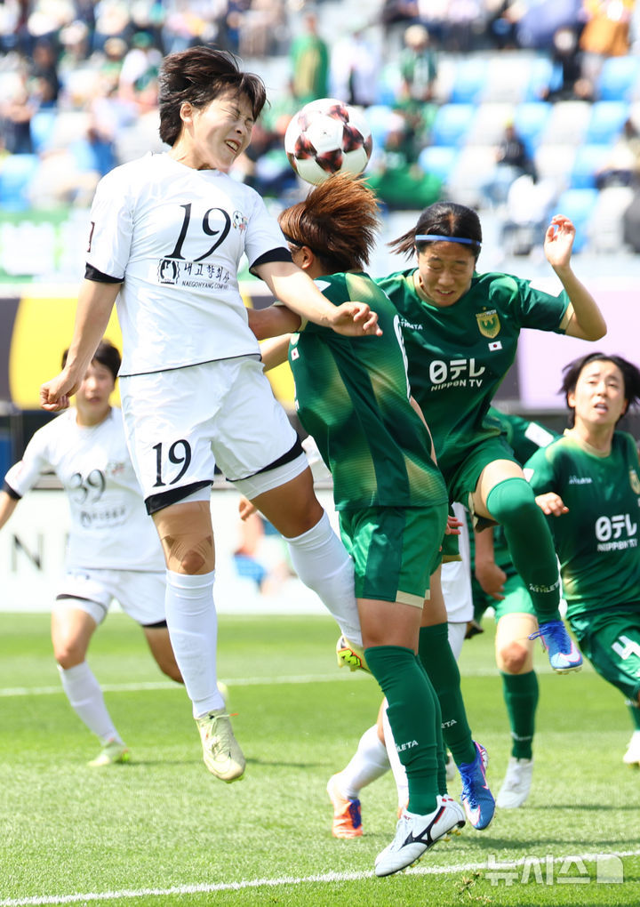 결승전 대결하는 도쿄 베르디-내고향여자축구단
