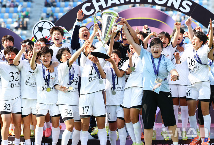 일본 누르고 우승 차지한 北내고향여자축구단