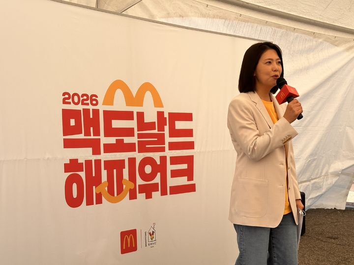 김기원 한국맥도날드 대표이사가 24일 오전 인천 문학경기장에서 열린 '2026 맥도날드 해피워크'에 참석해 발언하고 있다. *재판매 및 DB 금지
