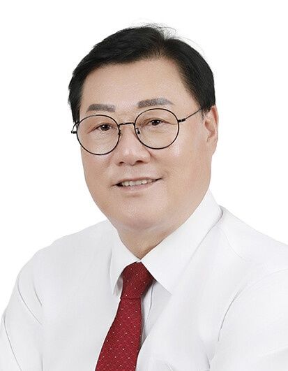 [산청=뉴시스] 무소속 김윤철 후보 (사진=선거사무소 제공) 2026. 05. 24. photo@newsis.com *재판매 및 DB 금지