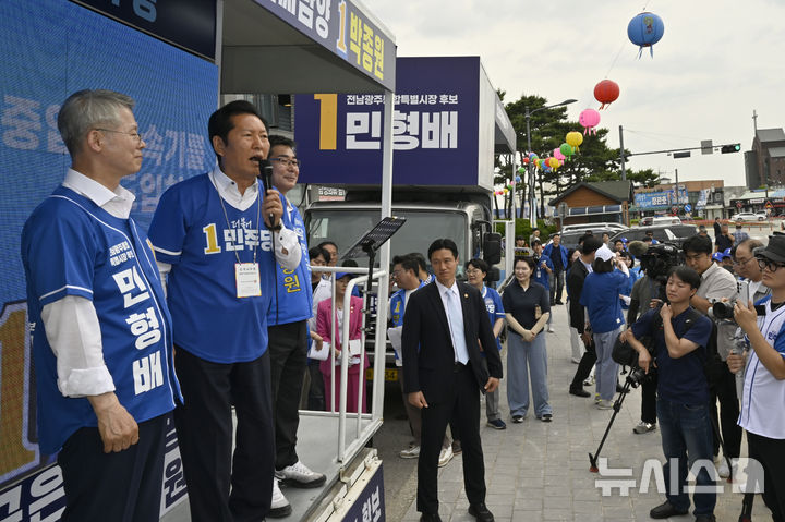 associate_pic3