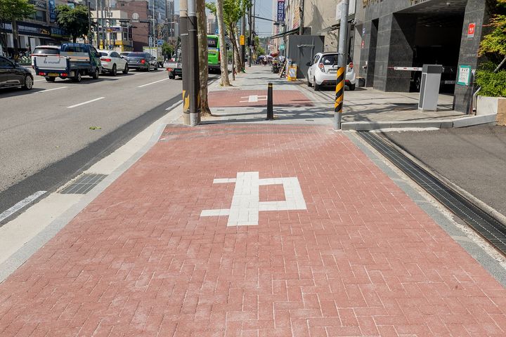 [서울=뉴시스] 양천구, 차량 진출입로 복구대행 서비스를 통해 정비완료된 모습. (사진=양천구 제공) 2026.05.25. photo@newsis.com *재판매 및 DB 금지