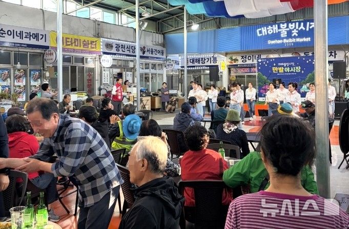 [포항=뉴시스] = 포항 대해불빛시장 만발 야시장. 2026.05.25. photo@newsis.com