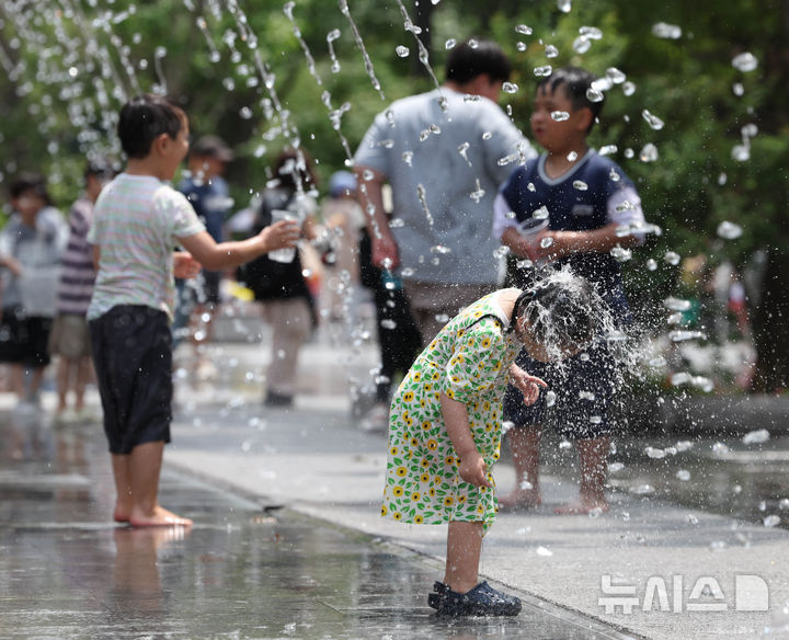 충북 맑고 초여름 더위 지속…낮 최고 31도