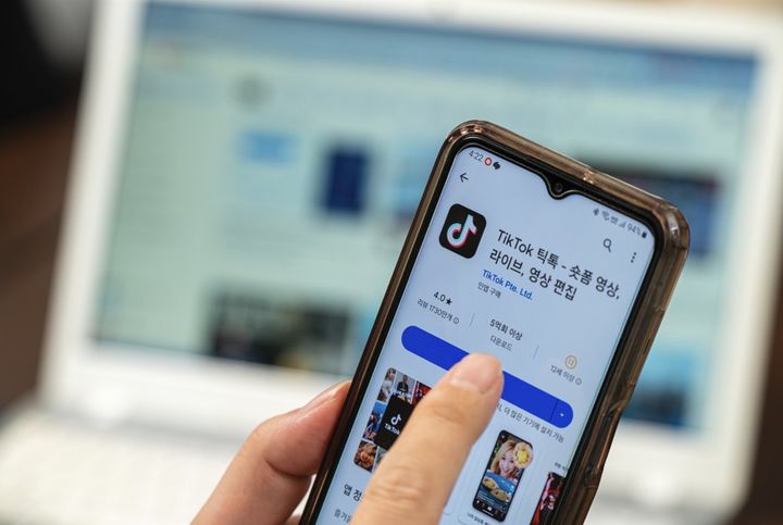 [서울=뉴시스] 프랑스 10대 소년이 저지른 살인 사건이 틱톡 내 친구 요청 거절에서 비롯됐다고 검찰이 밝혔다. (사진 출처=유토이미지)