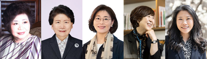 [서울=뉴시스] (왼쪽부터) '제11회 빛나는 이화인'에 선정된 서정자·오혜숙·이소현·서동순·이지선 동창. (사진=이화여대 제공) 2026.05.26. photo@newsis.com *재판매 및 DB 금지