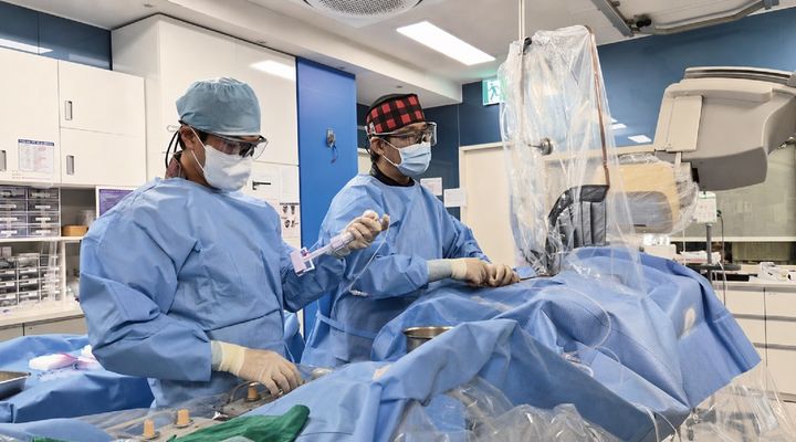 [울산=뉴시스] (의)혜명심의료재단 울산병원이 관상동맥 내 중증도 석회화 병변을 가진 환자 대상으로 '궤도형 죽종절제술(Orbital Atherectomy System, OAS)'을 시행 중이다. (사진=울산병원 제공) 2026.05.26. photo@newsis.com *재판매 및 DB 금지