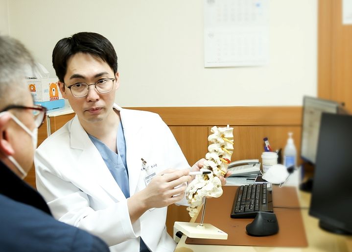 [서울=뉴시스] 27일 의료계에 따르며 정상압수두증은 뇌와 척수를 감싸며 순환하는 뇌척수액이 제대로 흡수되지 못하고 뇌실에 고여, 뇌를 서서히 압박하는 질환이다. (사진=세란병원 제공) 2026.05.26. photo@newsis.com *재판매 및 DB 금지