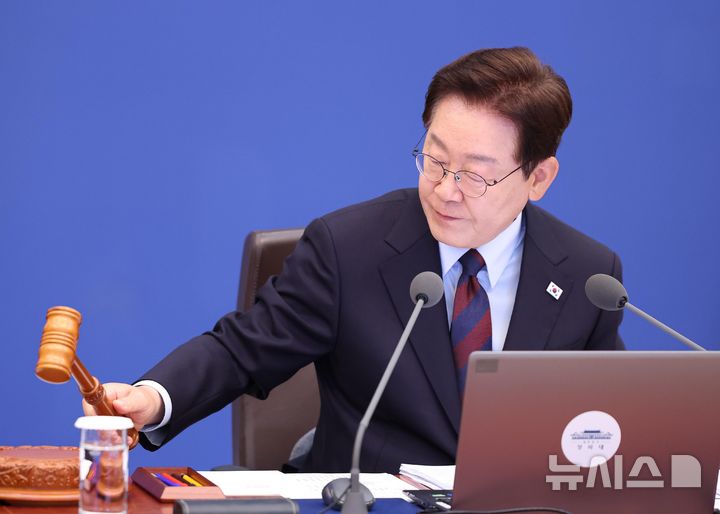 이 대통령 "핵추진잠수함 도입에 속도…전작권 환수 신속 진행"