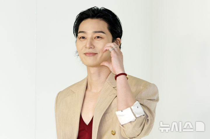 샤넬 포토행사 참석한 박서준