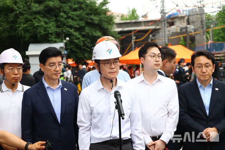 서소문 고가차도 붕괴 사고 현장 찾은 정원오 후보