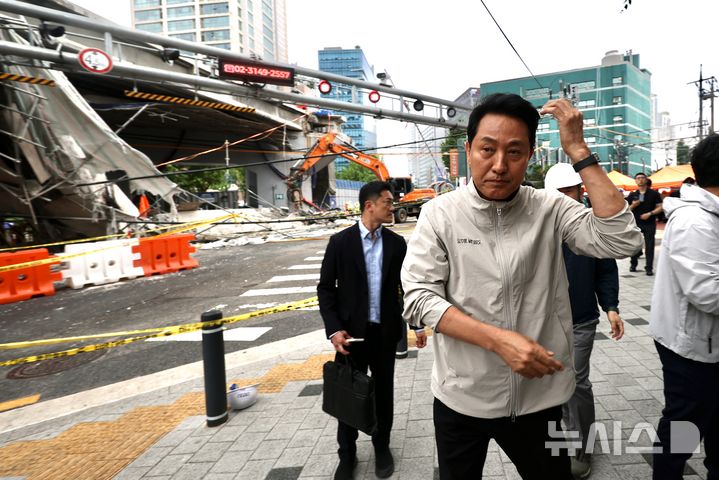 오세훈 서울시장 후보, 서소문 고가도로 붕괴 사고 현장 방문
