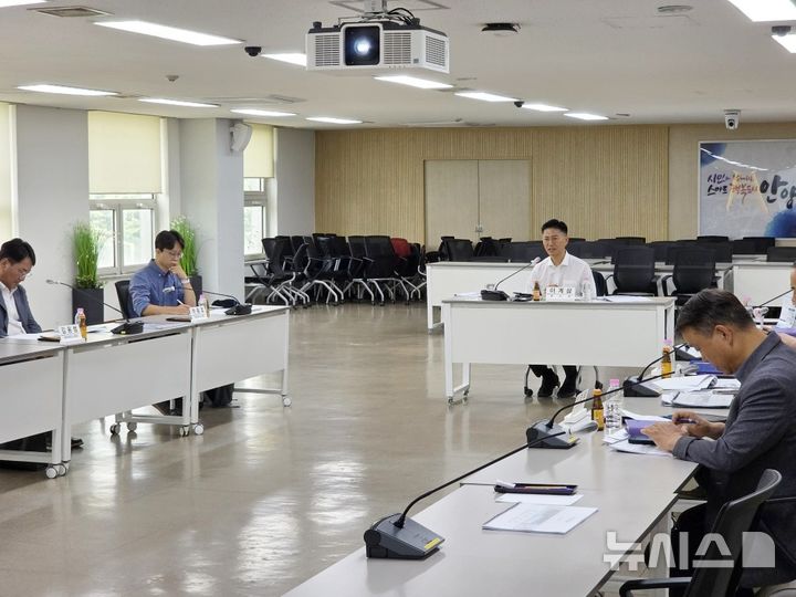 [안양=뉴시스] 안양시가 평촌신도시 생활SOC 조성 활용 검토용역 착수보고회를 열고 있다. (사진=안양시 제공).2026.05.27.photo@newsis.com