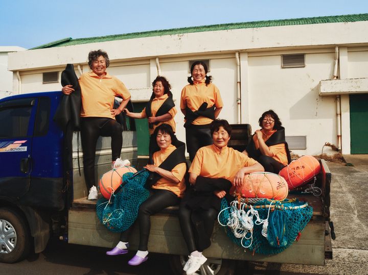 고기능성 프리미엄 아웃도어 브랜드 블랙야크(회장 강태선)가 기록적인 폭염이 예상되는 여름을 대비해 냉감 반팔티 '에어로프레쉬(AERO FRESH)' 시리즈를 출시했다고 28일 밝혔다. *재판매 및 DB 금지
