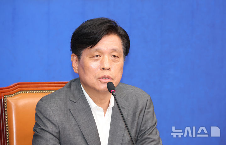 [서울=뉴시스] 김금보 기자 = 조승래 더불어민주당 총괄선대본부장이 27일 오후 서울 여의도 국회에서 열린 기자간담회에서 발언을 하고 있다. 2026.05.27. kgb@newsis.com