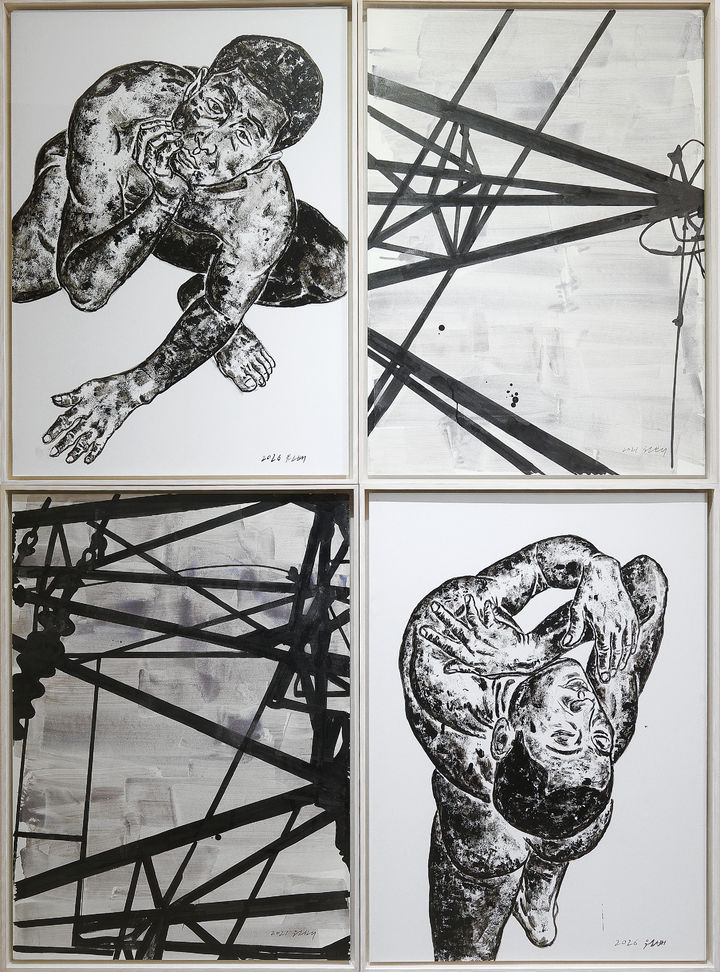 오원배,무제, 2021-2026, 종이에 혼합재료, 108×79cm(×4) *재판매 및 DB 금지