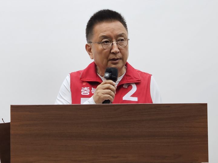 [청주=뉴시스] 이도근 기자= 김영환 국민의힘 충북지사 후보가 28일 청주시 상당구 문화동 충북도청 브리핑룸에서 6.3 지방선거 사전투표를 독려하는 기자회견을 하고 있다. 2026.05.28. nulha@newsis.com *재판매 및 DB 금지