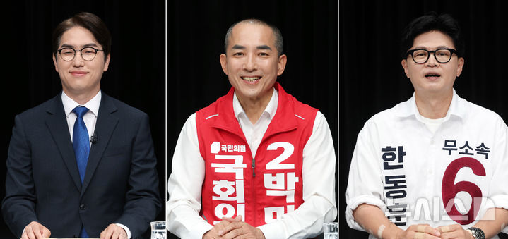  [부산=뉴시스] 하경민 기자 = 부산 북구갑 국회의원 보궐선거 후보자 토론회가 28일 부산 동구 부산MBC에서 열렸다. 왼쪽부터 하정우 더불어민주당 후보와 박민식 국민의힘 후보, 한동훈 무소속 후보가 본 토론에 앞서 리허설을 하고 있다. 2026.05.28. yulnetphoto@newsis.com 
