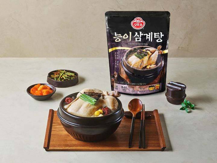 [서울=뉴시스] 오뚜기, '능이 삼계탕'(사진=오뚜기 제공) *재판매 및 DB 금지