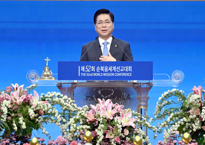[서울=뉴시스] 27일 서울 여의도순복음교회 대성전에서 열린 '제52회 순복음세계선교대회'에서 설교하는 이영훈 목사 (사진여의도순복음교회 제공) 2026.05.29. photo@newsis.com *재판매 및 DB 금지