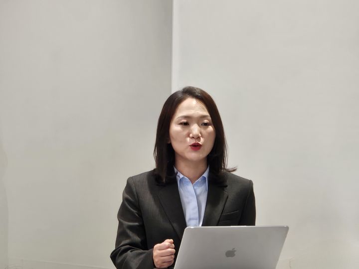 [서울=뉴시스] 박은비 기자 = 써머 펑(Summer Feng) 신임 샤오미코리아 사장이 29일 서울 중구 샤오미코리아 오피스에서 열린 '샤오미 17T 미디어 브리핑'에서 발언하고 있다. 2026.05.29. silverline@newsis.com *재판매 및 DB 금지