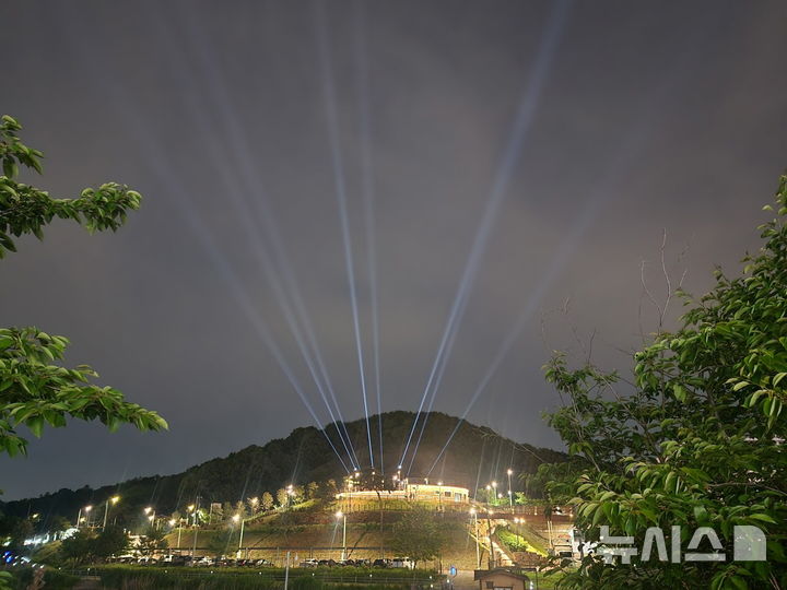[시흥=뉴시스] 따오기문화공원 야간경관 전경. (사진=시흥시 제공).2024.07.28.photo@newsis.com 