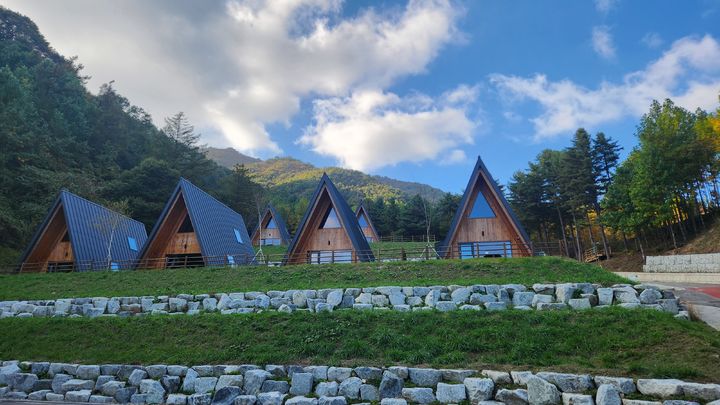 [거창=뉴시스] 거창산림레포츠파크 숲속의 집 (사진=거창군 제공) 2026. 05. 29. photo@newsis.com *재판매 및 DB 금지