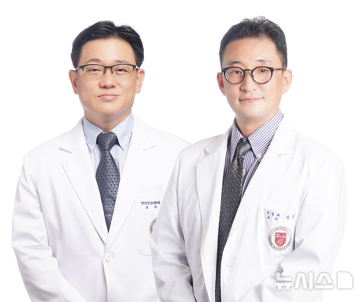 [서울=뉴시스] 윤호경 교수 고려대 안산병원 정신건강의학과 교수, 권도영 신경과 교수. (사진= 고려대 안산병원 제공)
