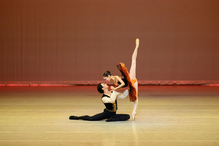'갈라 with 해외발레스타' 갈라에서 염다연과 양준영이 파드되(2인무)를 추고 있다. (사진=코리아발레스타즈 제공) *재판매 및 DB 금지