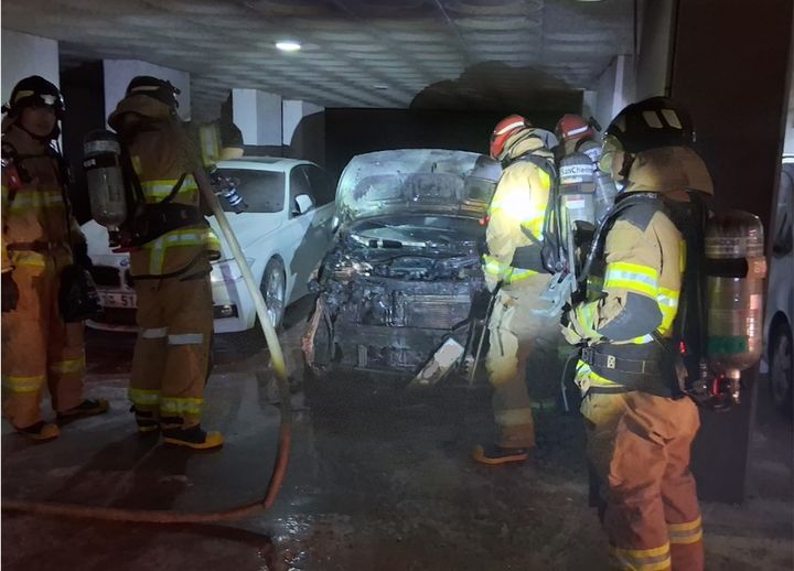 [봉화=뉴시스] 경북 봉화서 차량 화재. (사진=경북소방본부 제공) 2026.05.30. photo@newsis.com *재판매 및 DB 금지