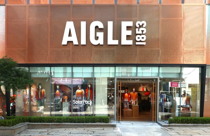 롯데홈쇼핑이 서울 강남구 도산대로에 프렌치 아웃도어 브랜드 '에이글(AIGLE)'의 국내 두 번째 정규매장을 오픈했다고 1일 밝혔다. *재판매 및 DB 금지